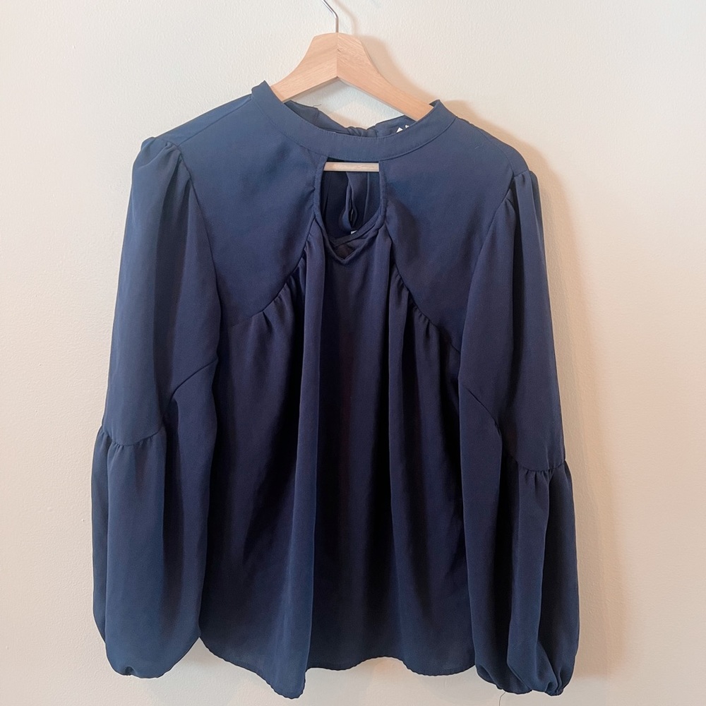 Entro Keyhole Navy Longsleeve